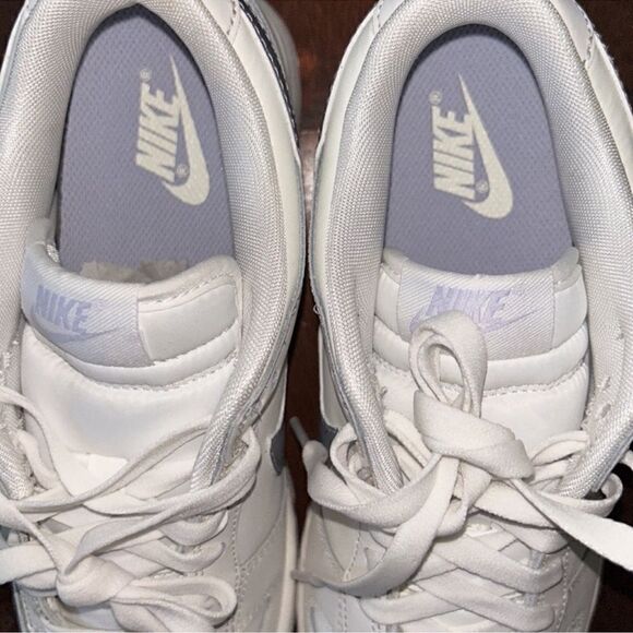 Nike Dunk Low Top White Women's Sneakers(Size 7.5) - Picture 8 of 8